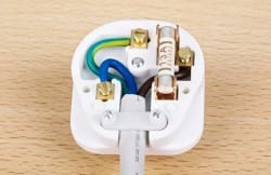 impianto-elettrico impianto elettrico 250x162 Restaurare, risanare, rinnovare, riqualificare, ricostruire..